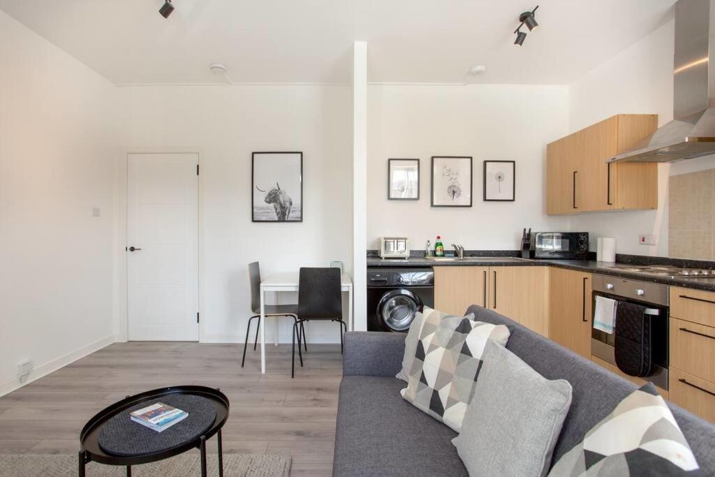 Apartamento Modern & Bright 1 Bed For 4 Close To City Centre! Edimburgo Exterior foto